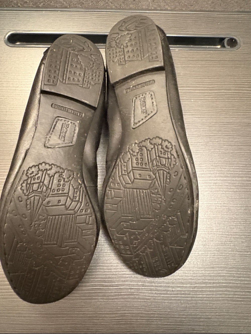 Born Black Women's Leather Ballet Flats - Picture 7 of 7